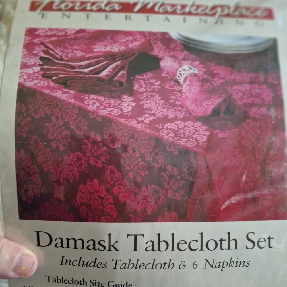 Cream Tablecloth - Picture 7 of 8